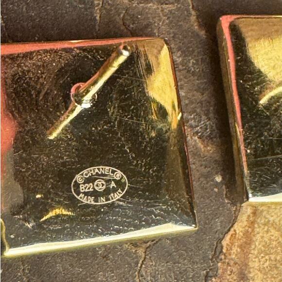 Chanel CC Black Enamel White Stud Earrings B22A CGHW Authentic CoA - Picture 4 of 5